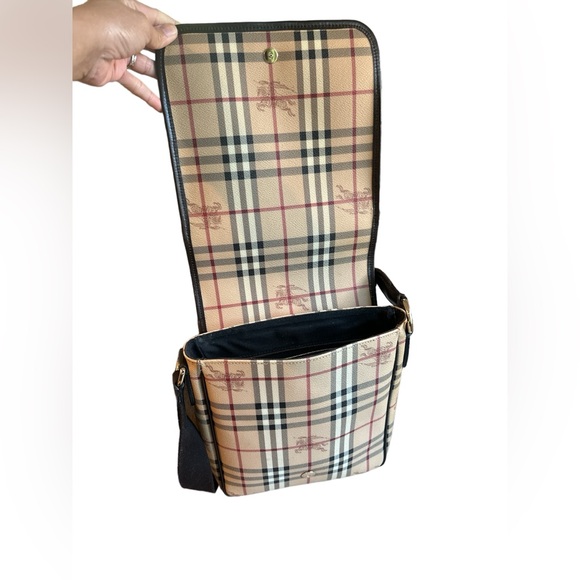 GUCCI WALLET AND BURBERRY CROSSBODY RESERVE - Picture 2 of 12